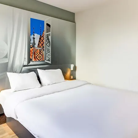 Sud 1 Palais Des Congrès Hotel 2*