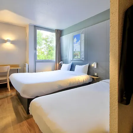 Hotel Sud 1 Palais Des Congrès 2*