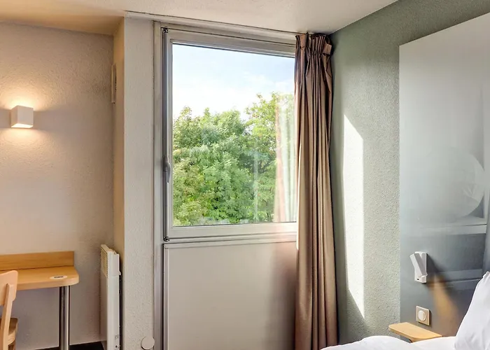 Sud 1 Palais Des Congres 2*