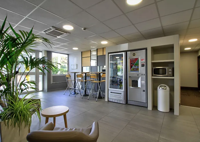 Sud 1 Palais Des Congres Hotel 2*