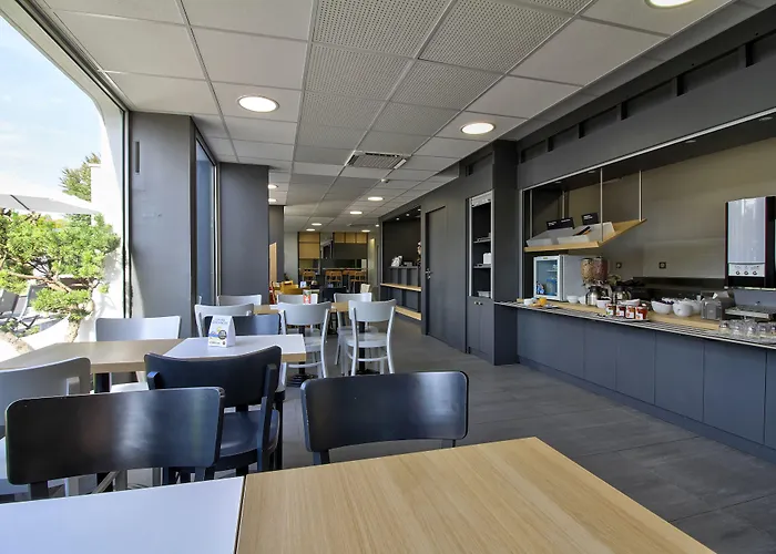 Отель Sud 1 Palais Des Congres