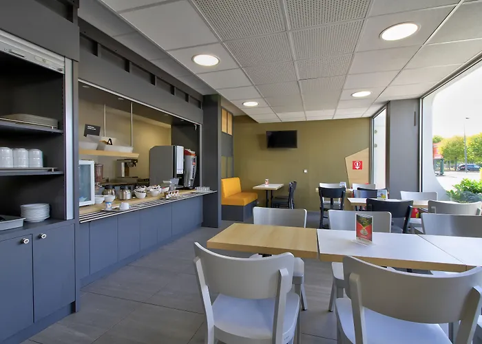 Отель Sud 1 Palais Des Congres